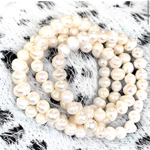 Pearl stretch bracelet - Picture 2 of 5